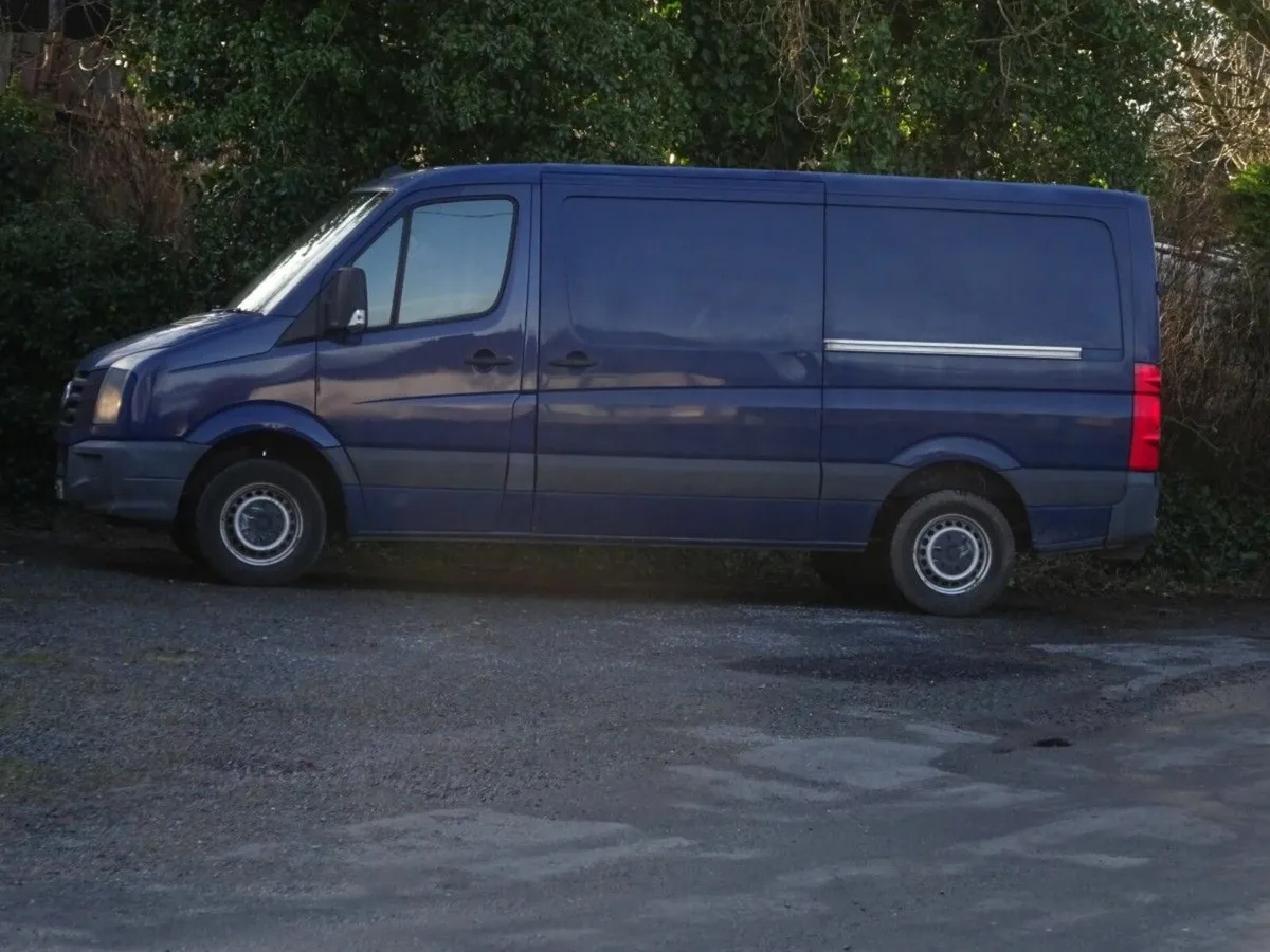 Volkswagen Crafter CRAFTER 35 MWB 136BHP  6SP 5DR - Image 1