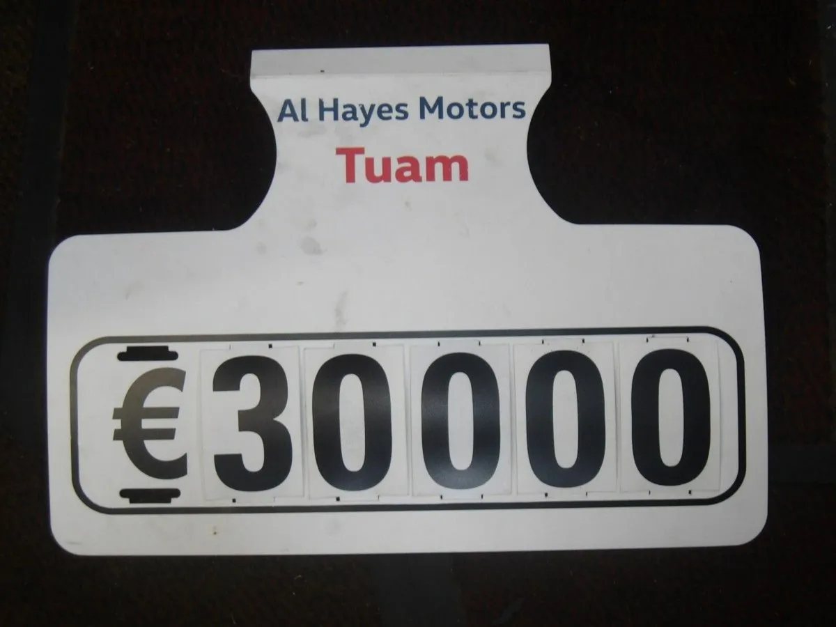 Volkswagen Tiguan HIGHLINE 2.0 TDI 6SPEED 150BHP * - Image 3