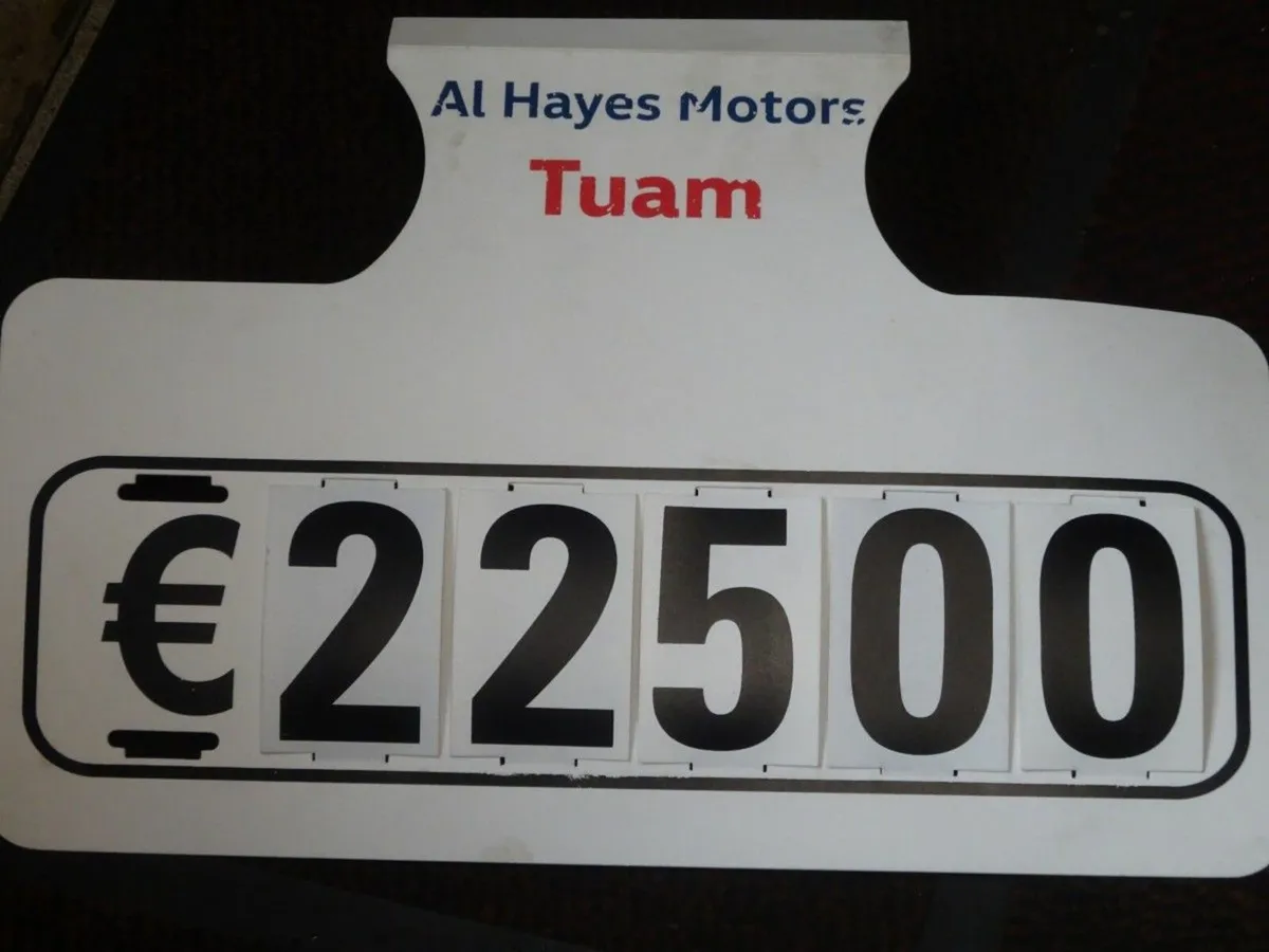 Volkswagen Polo LIFE MODEL -- 1.0 TSI ** 43,200 KM - Image 3