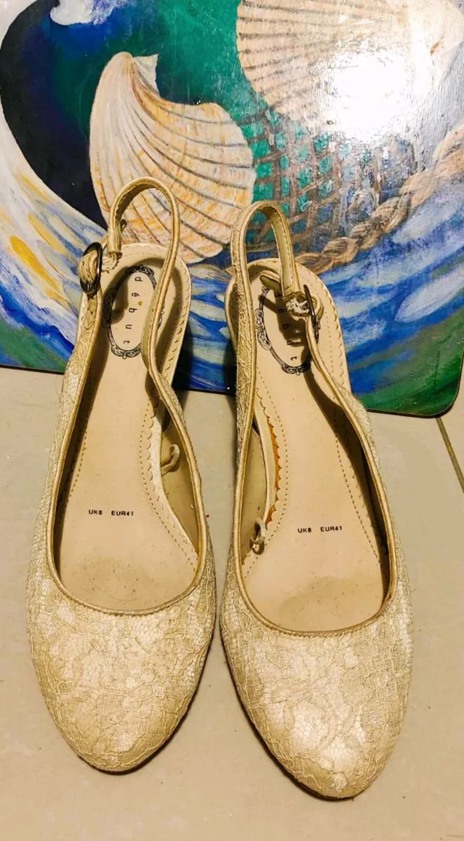 👠 Elegant Lace Slingbacks — Debut Size UK8 / EU41 - Image 1