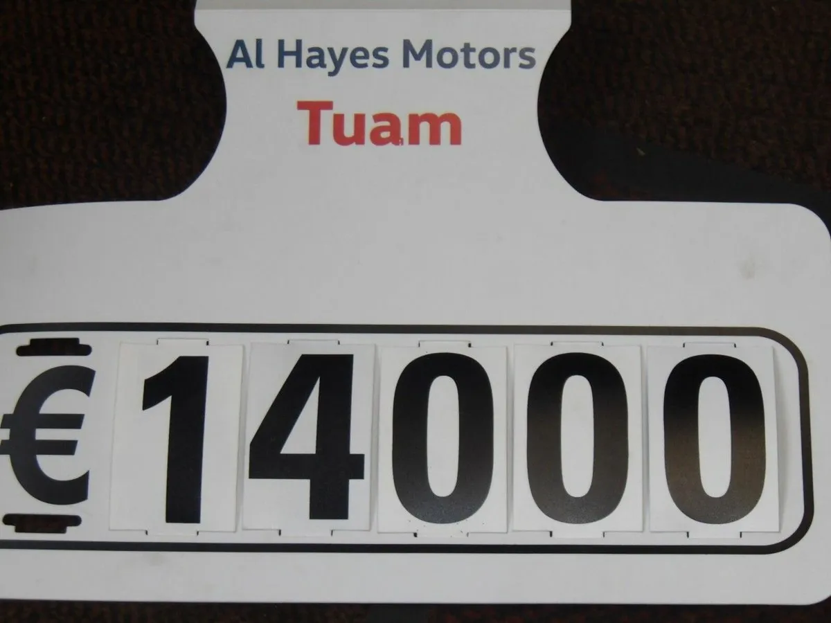 Hyundai i30 1.6 Diesel DELUXE ** REVERSING-CAMERA - Image 4