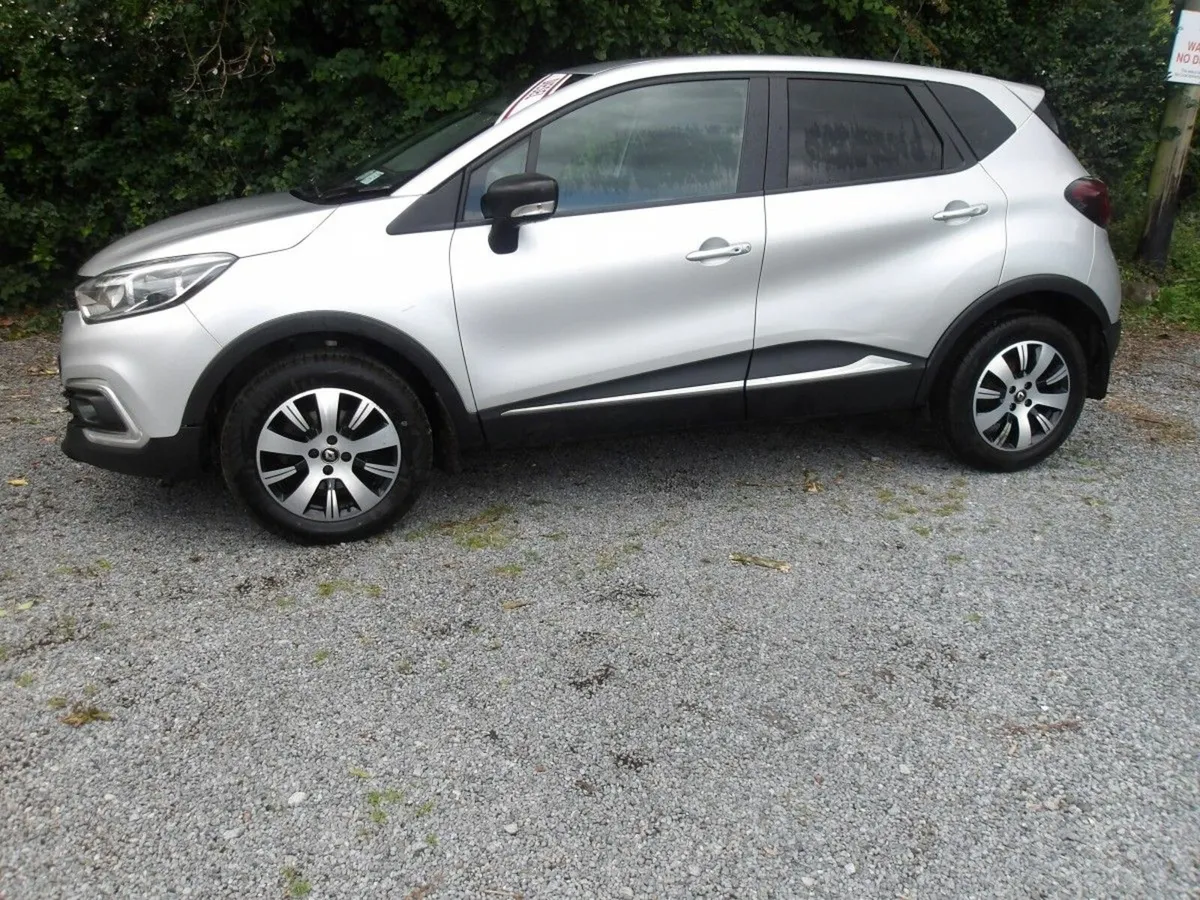 Renault Captur dCi 90 EXPRESSION+ - Image 1