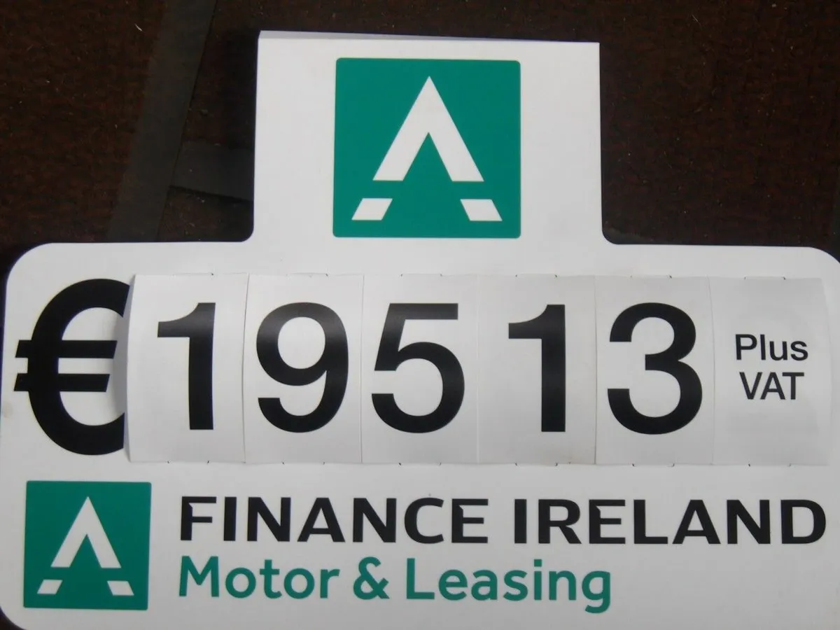 Volkswagen Crafter CRAFTER 35 MWB 140BHP  M6F HR 5 - Image 3