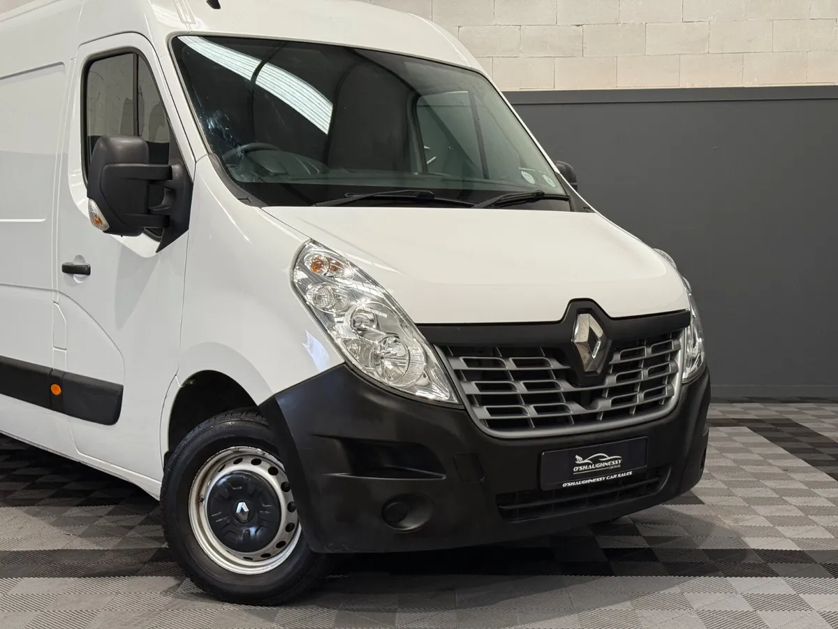 Renault Master 2019 LOW MILEAGE IMMACULATE €10950+ - Image 3
