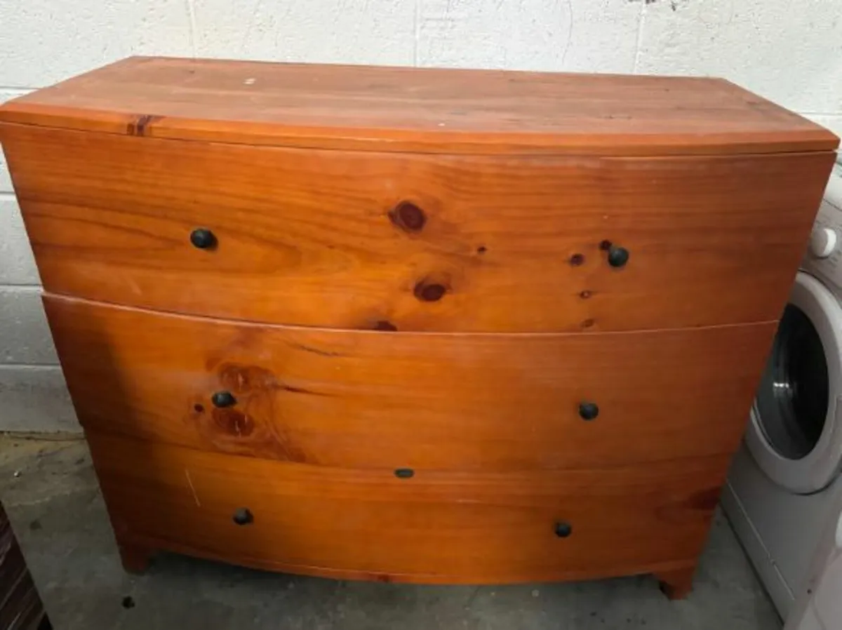 New Bedroom Furniture Suite. - Image 1