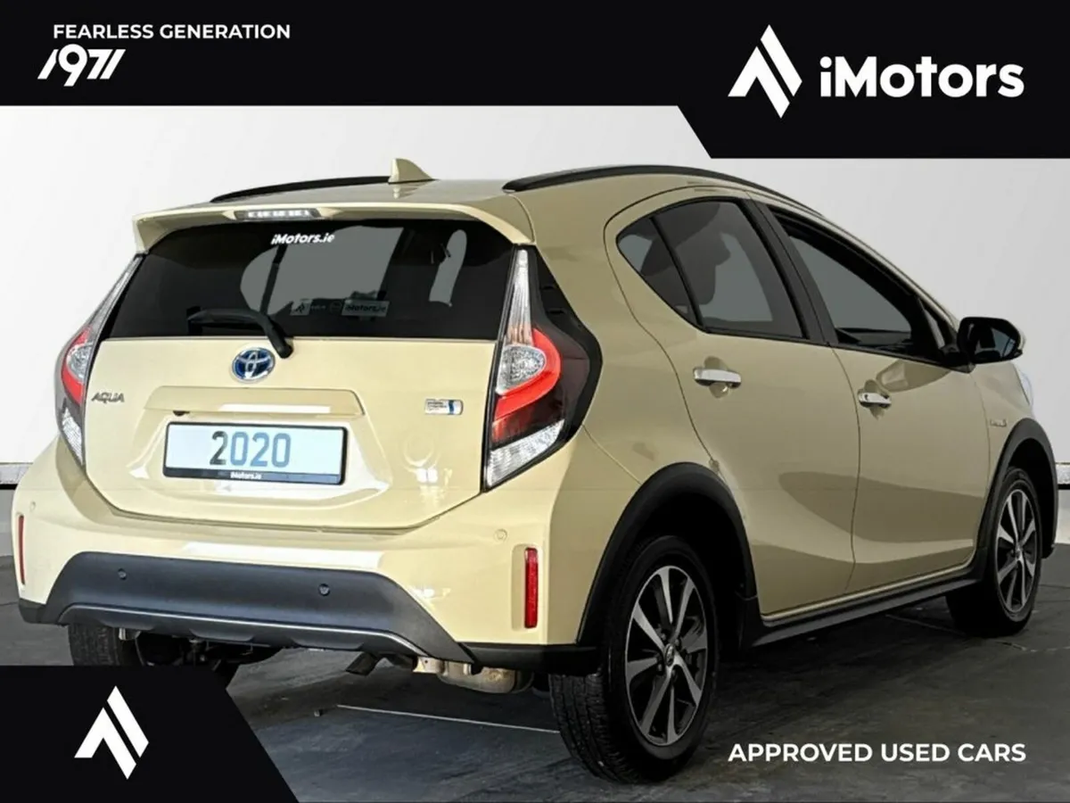 Toyota Aqua CROSSOVER HYBRID AUTOMATIC - Image 3