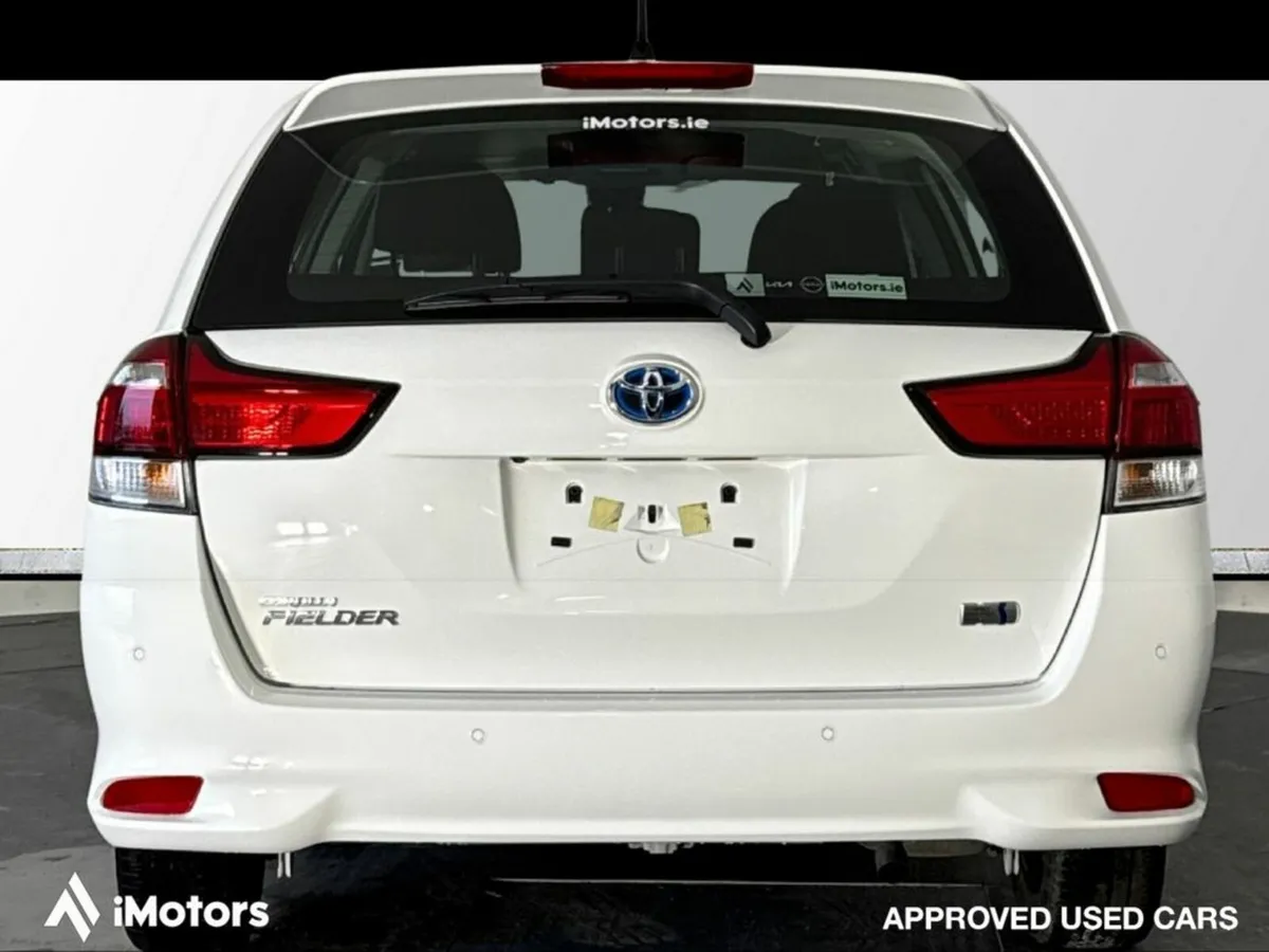 Toyota Corolla Fielder EX HYBRID AUTOMATIC - Image 4