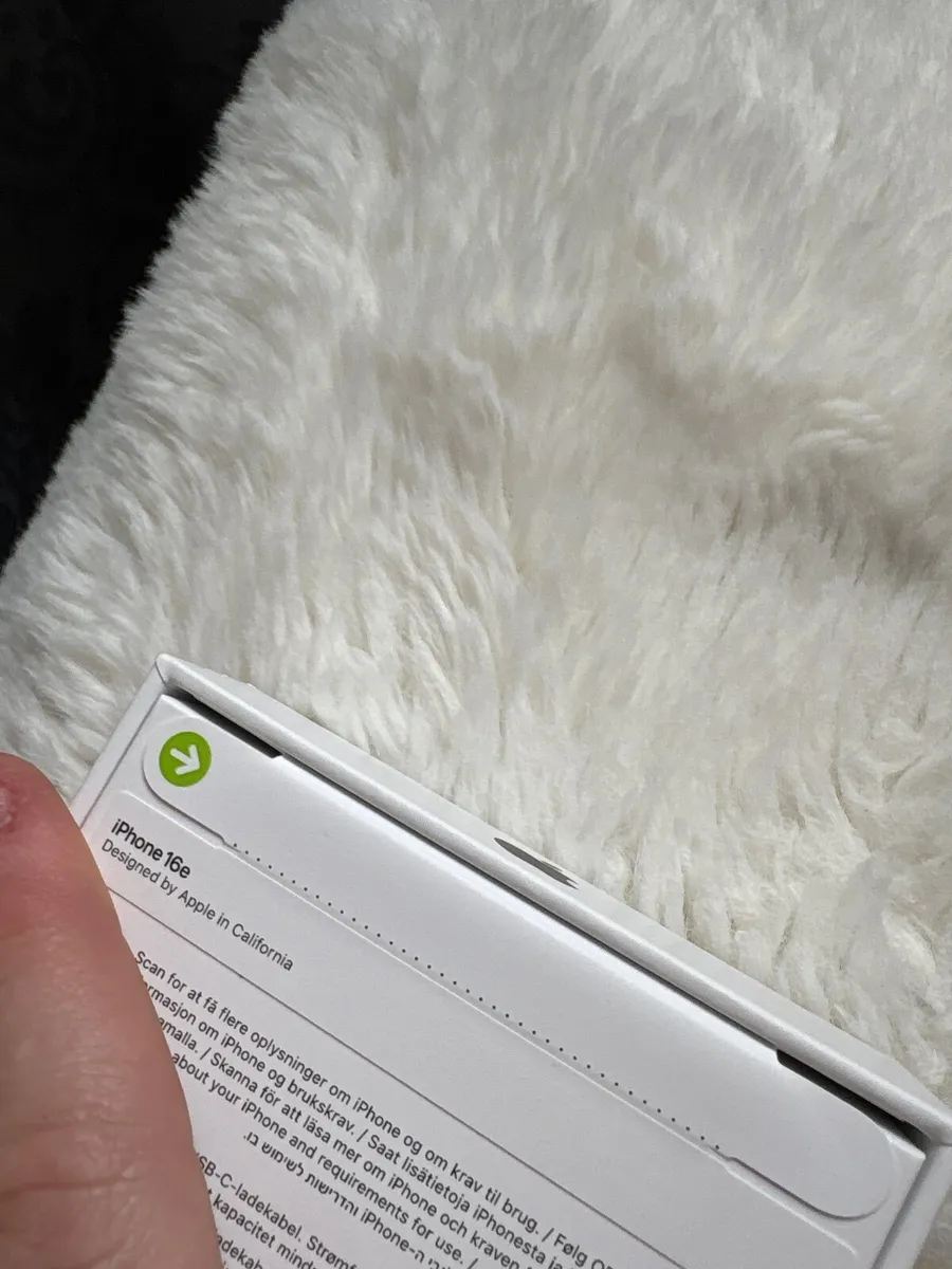 iPhone 16e brand-new unopened - Image 2
