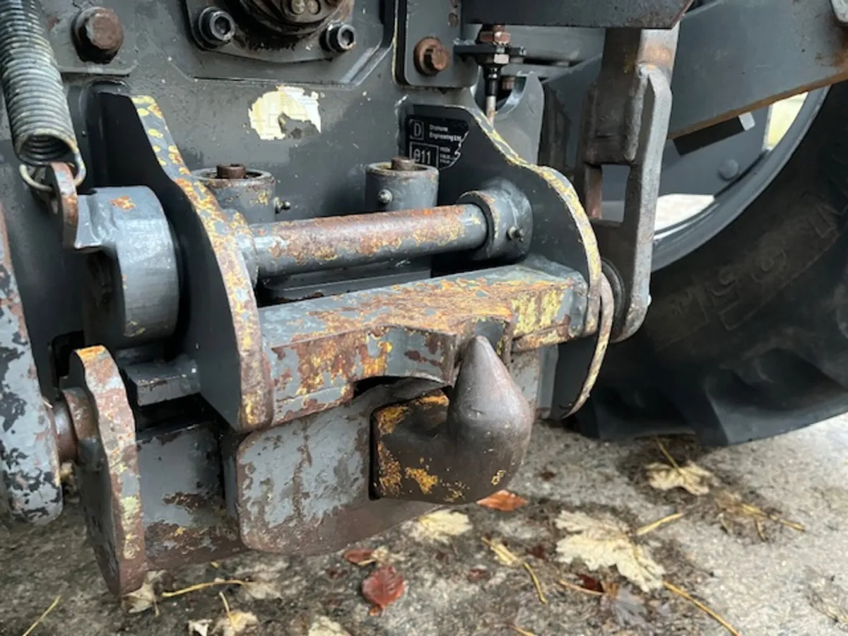 Massey Ferguson 5455 T-3 DYNA-4 c/w MF940 Loader - Image 4