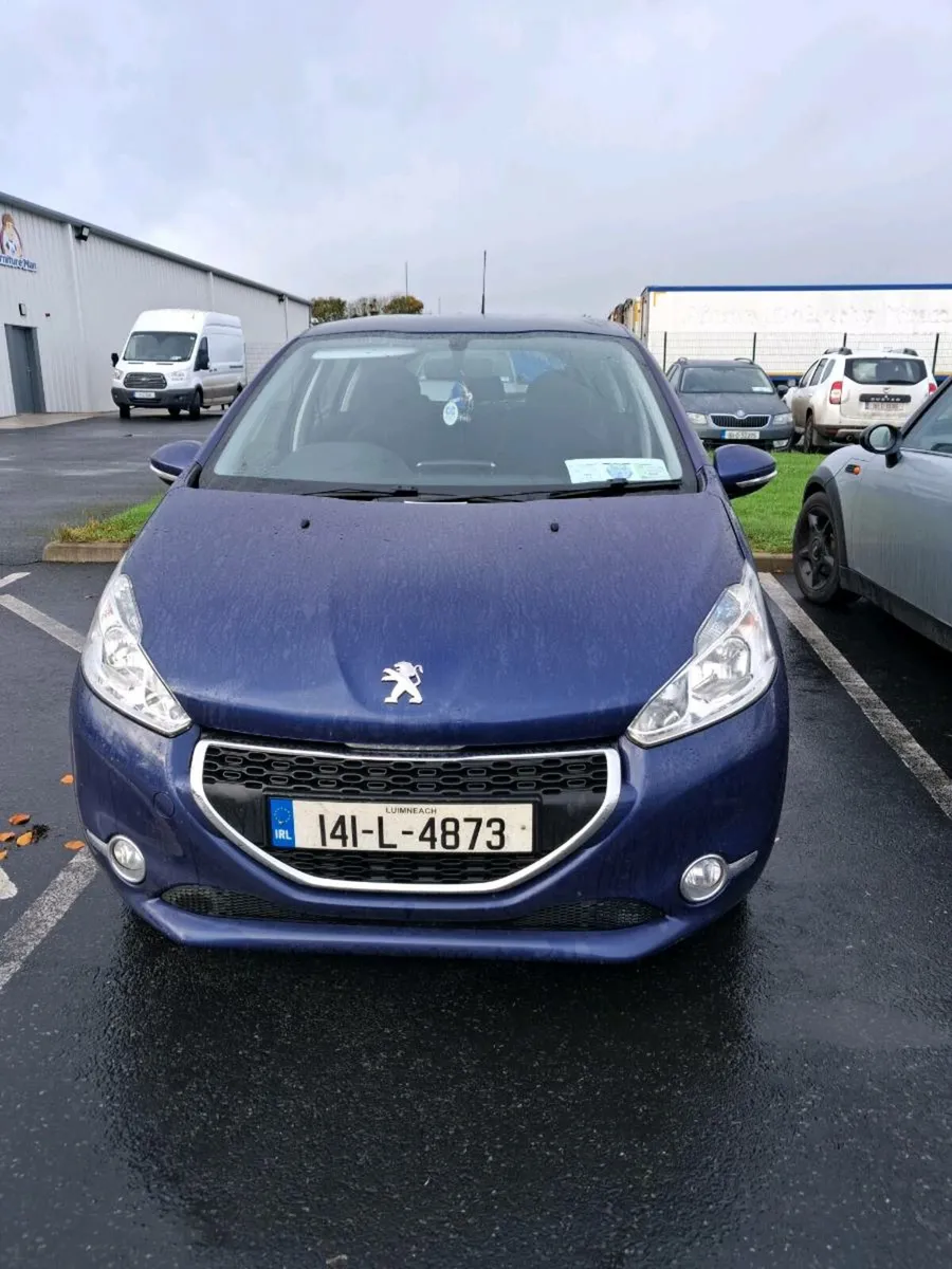 Peougeot 208 - Image 1