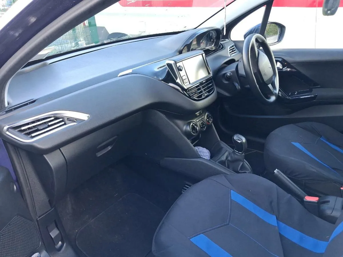 Peougeot 208 - Image 4