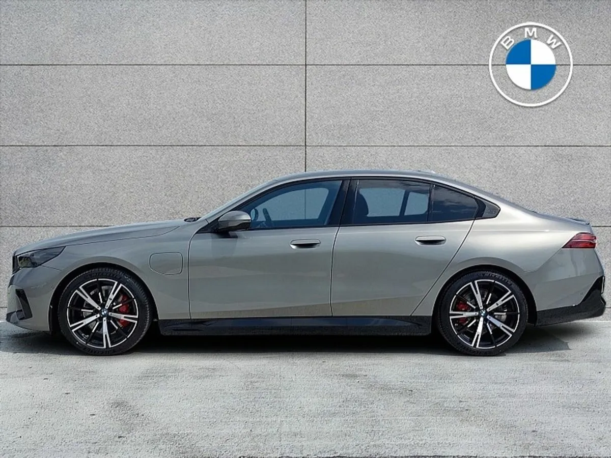 BMW 5-Series 530e M Sport Pro - Image 3