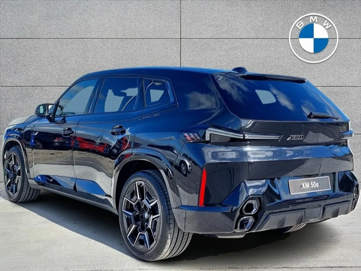 BMW XM  50e - Image 2