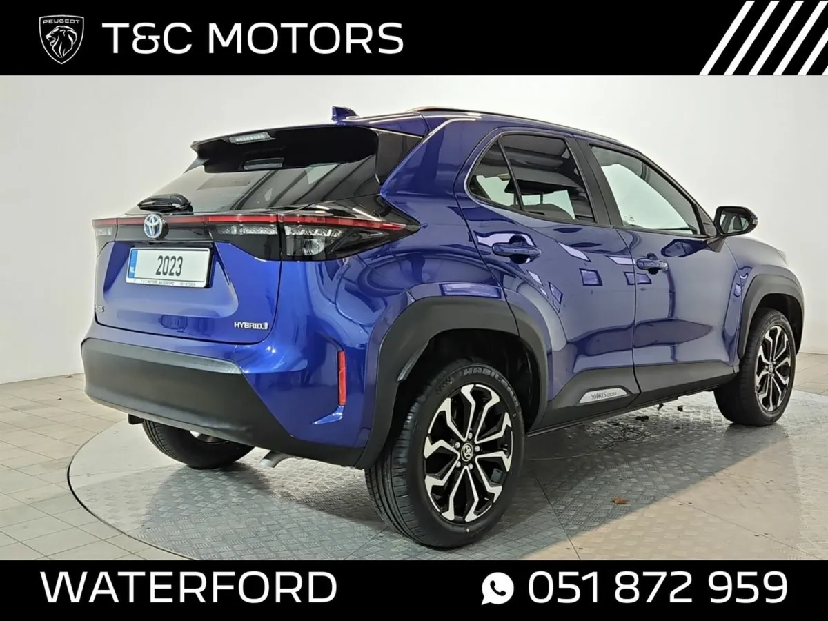 Toyota Yaris Cross Design HEV Automatic - Reversin - Image 4