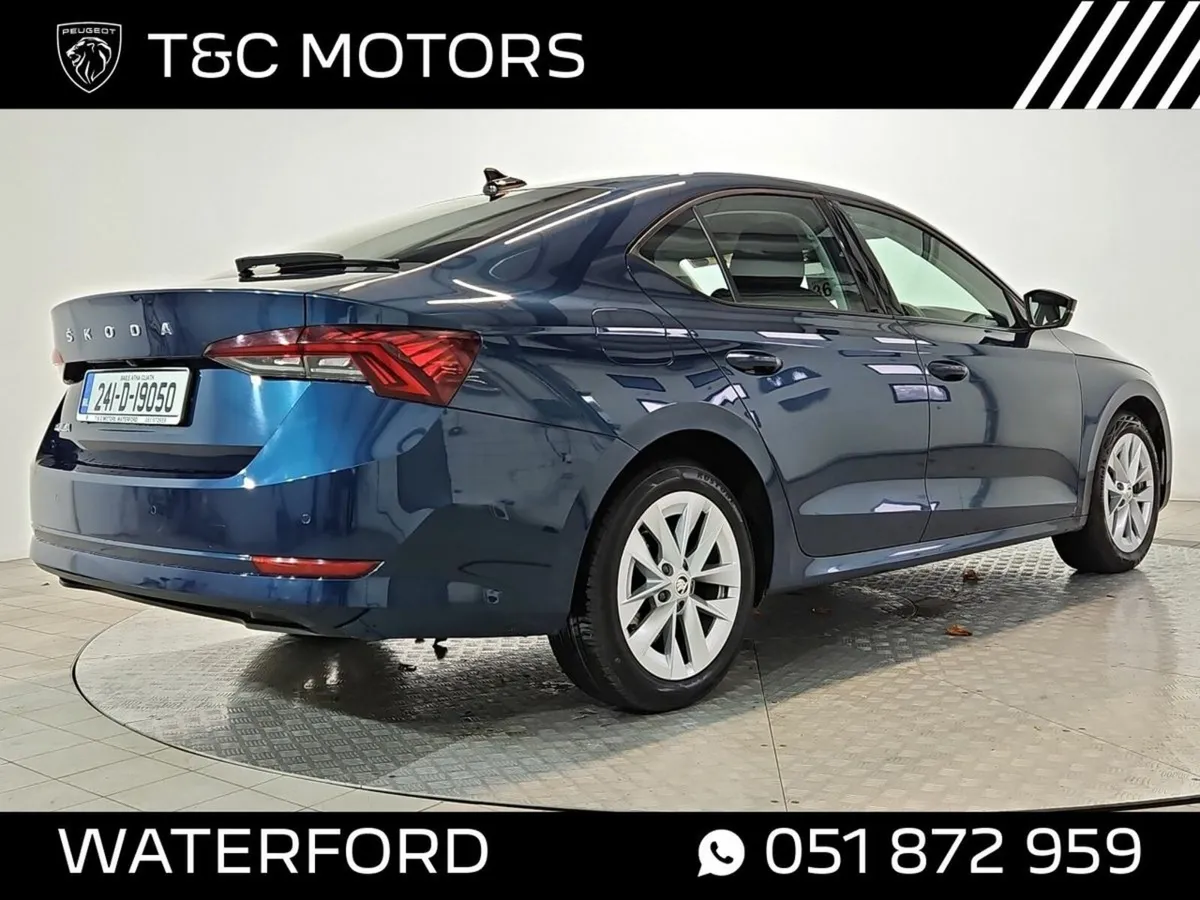 Skoda Octavia Ambition 2.0TDI, Alloy wheels, Rever - Image 4