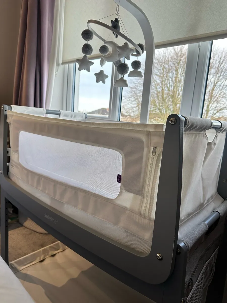 Snuz Pod 4 Bedside Crib - Image 1