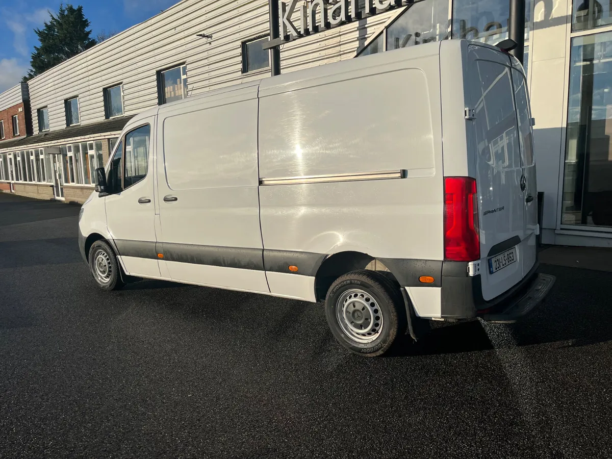 2023 Mercedes-Benz Sprinter 215/39 - Image 3
