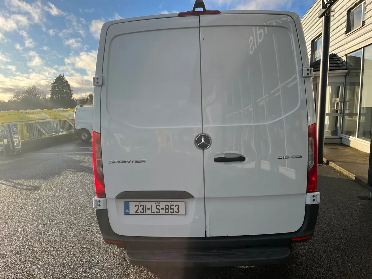2023 Mercedes-Benz Sprinter 215/39 - Image 4