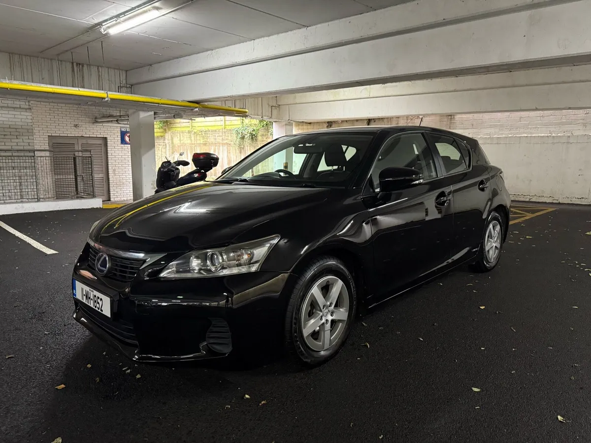 Lexus CT200h - Image 3
