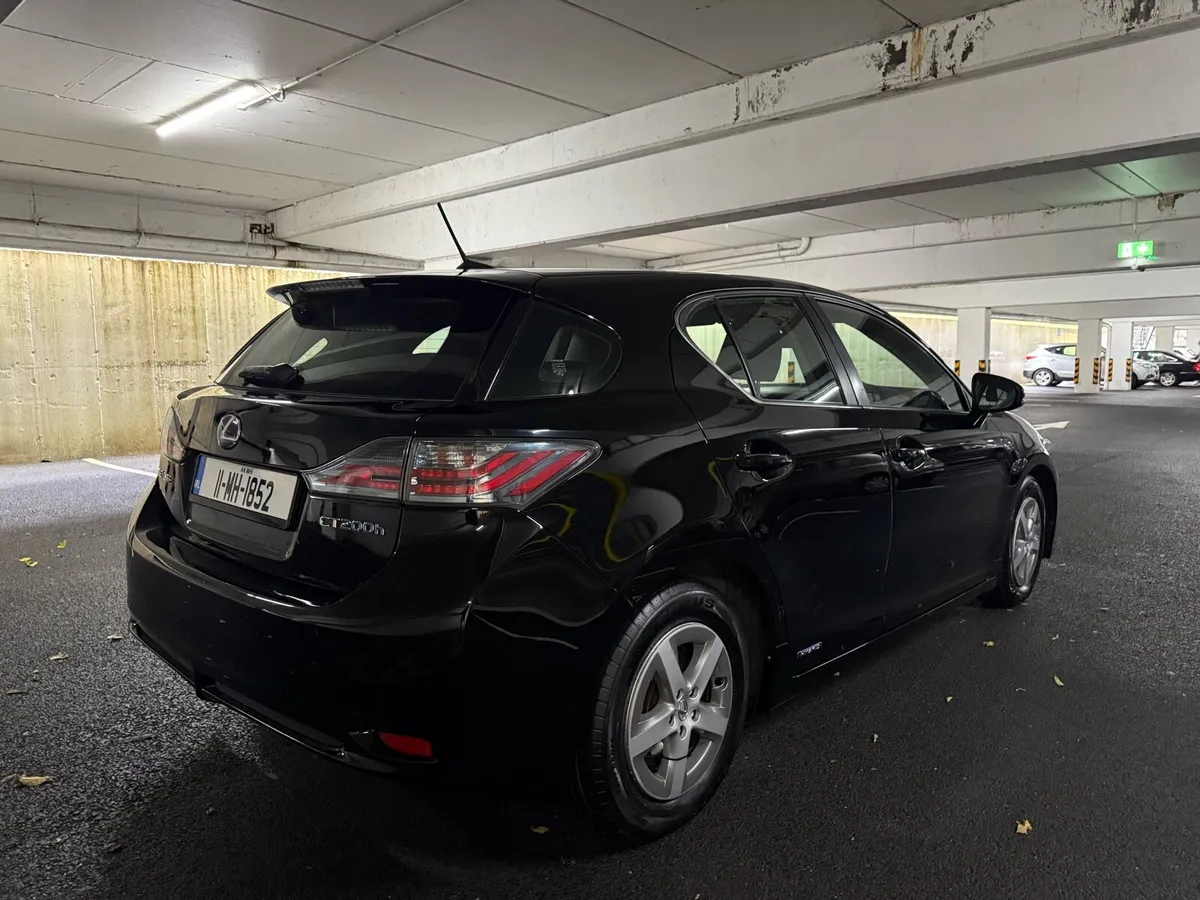 Lexus CT200h - Image 4