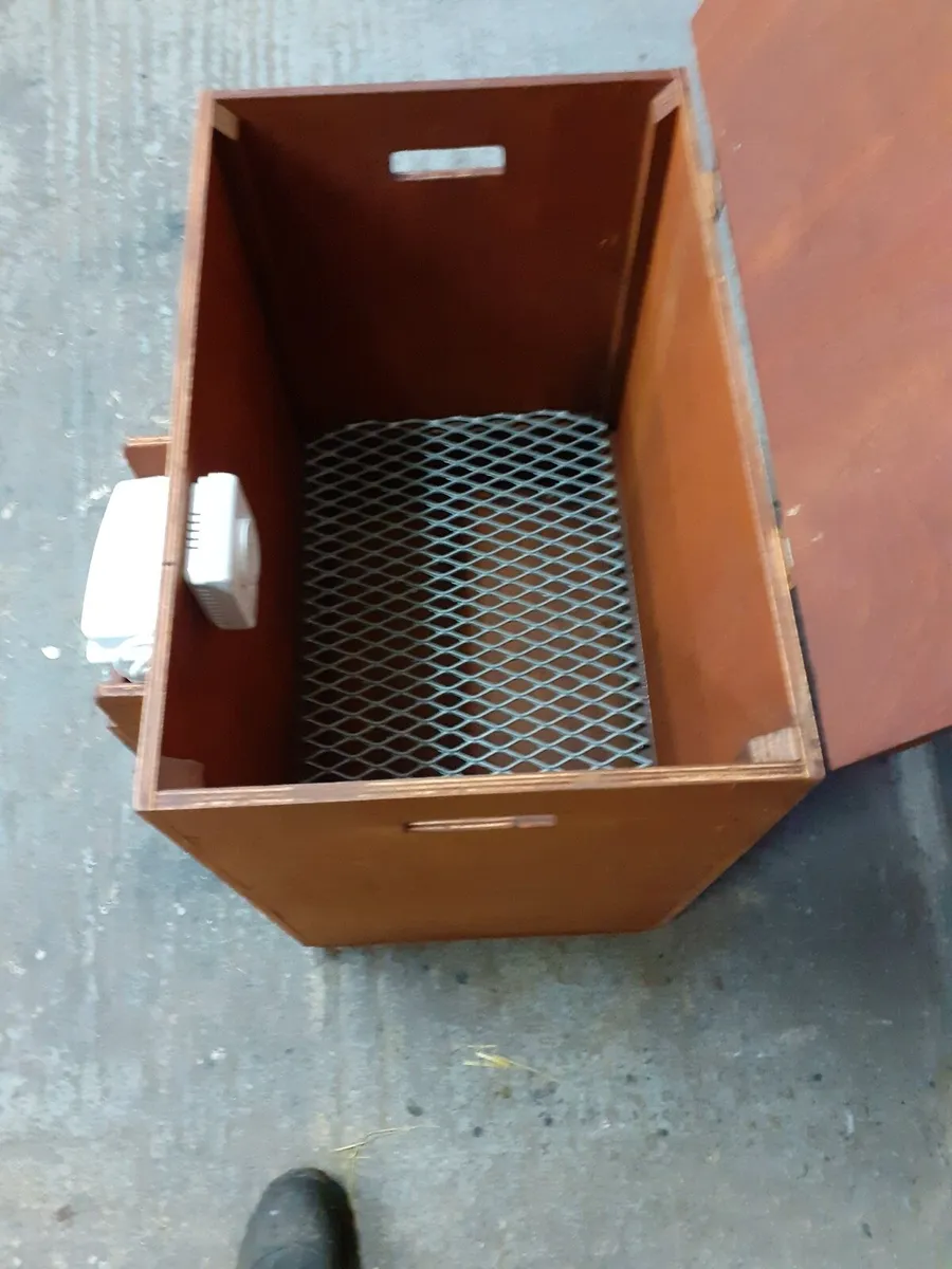 Lamb revival units - Image 1