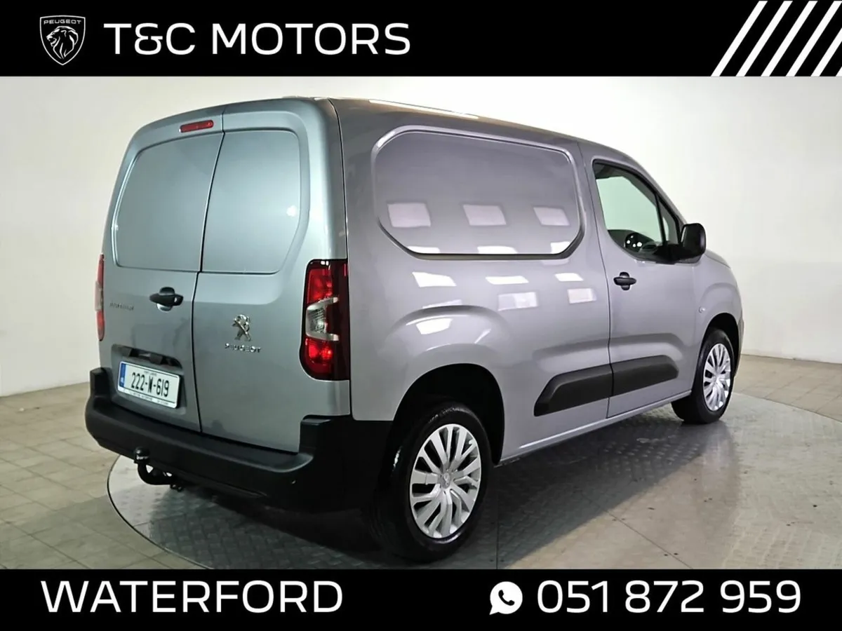 Peugeot Partner Reversing Camera & Sensors, Air Co - Image 3