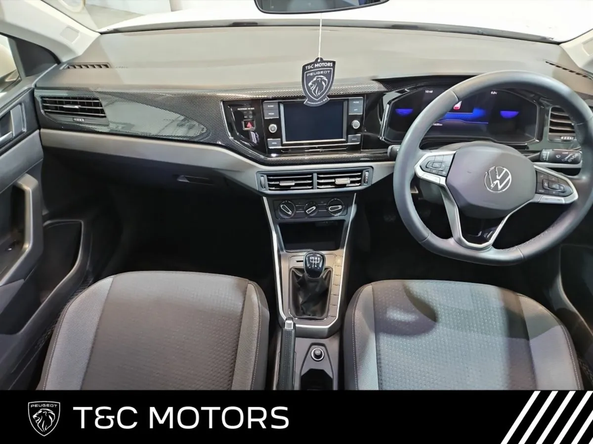 Volkswagen Taigo Life 95HP, Alloy Wheels, A/C, Aut - Image 2