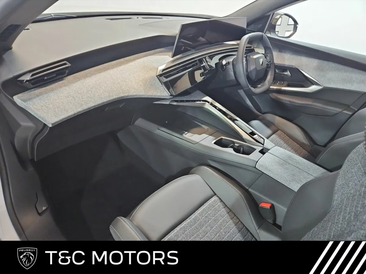 Peugeot 3008 *Available for 261!!!*Allure Hybrid - - Image 4