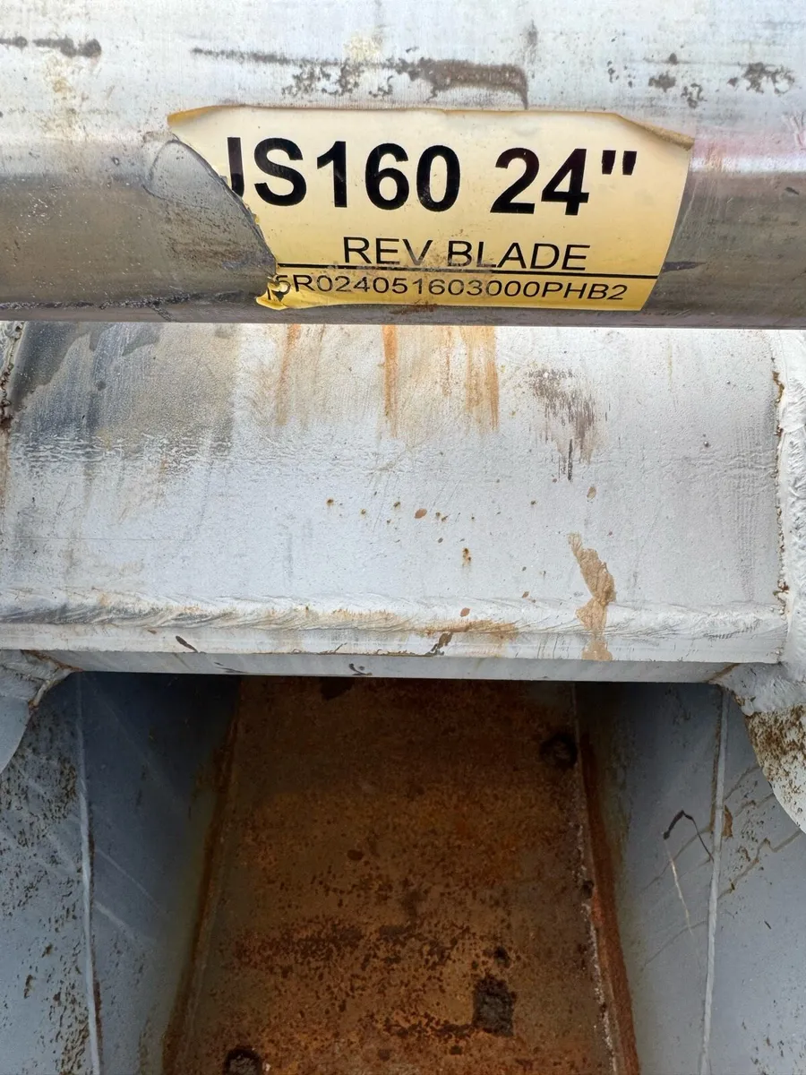 Unused 24in Strickland Bucket 80mm 20T Exacator - Image 3