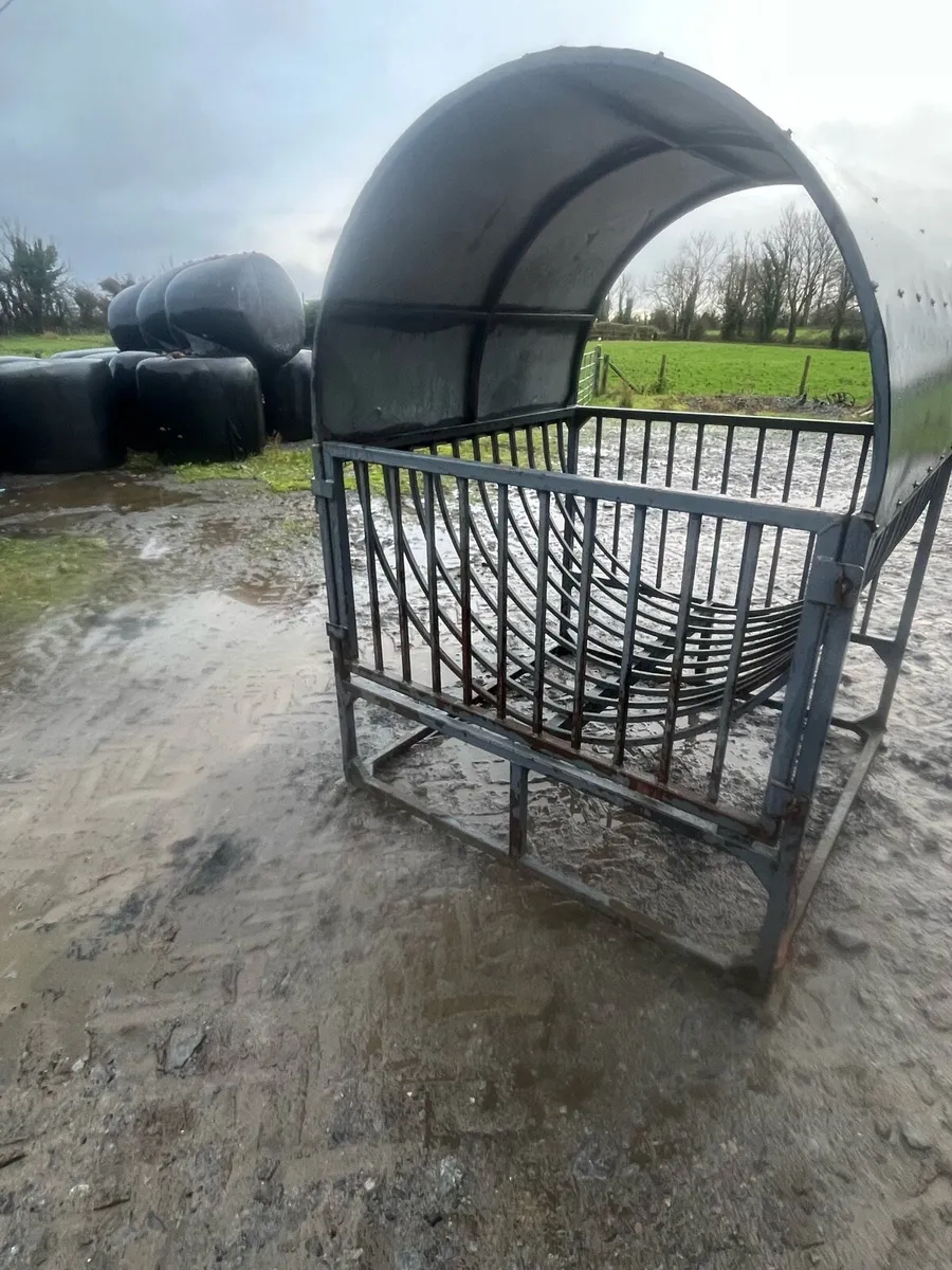 Round bale feeder - Image 1