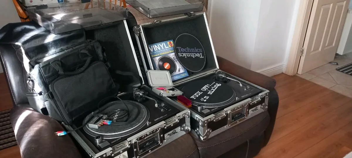 Turntables Technics - Image 1