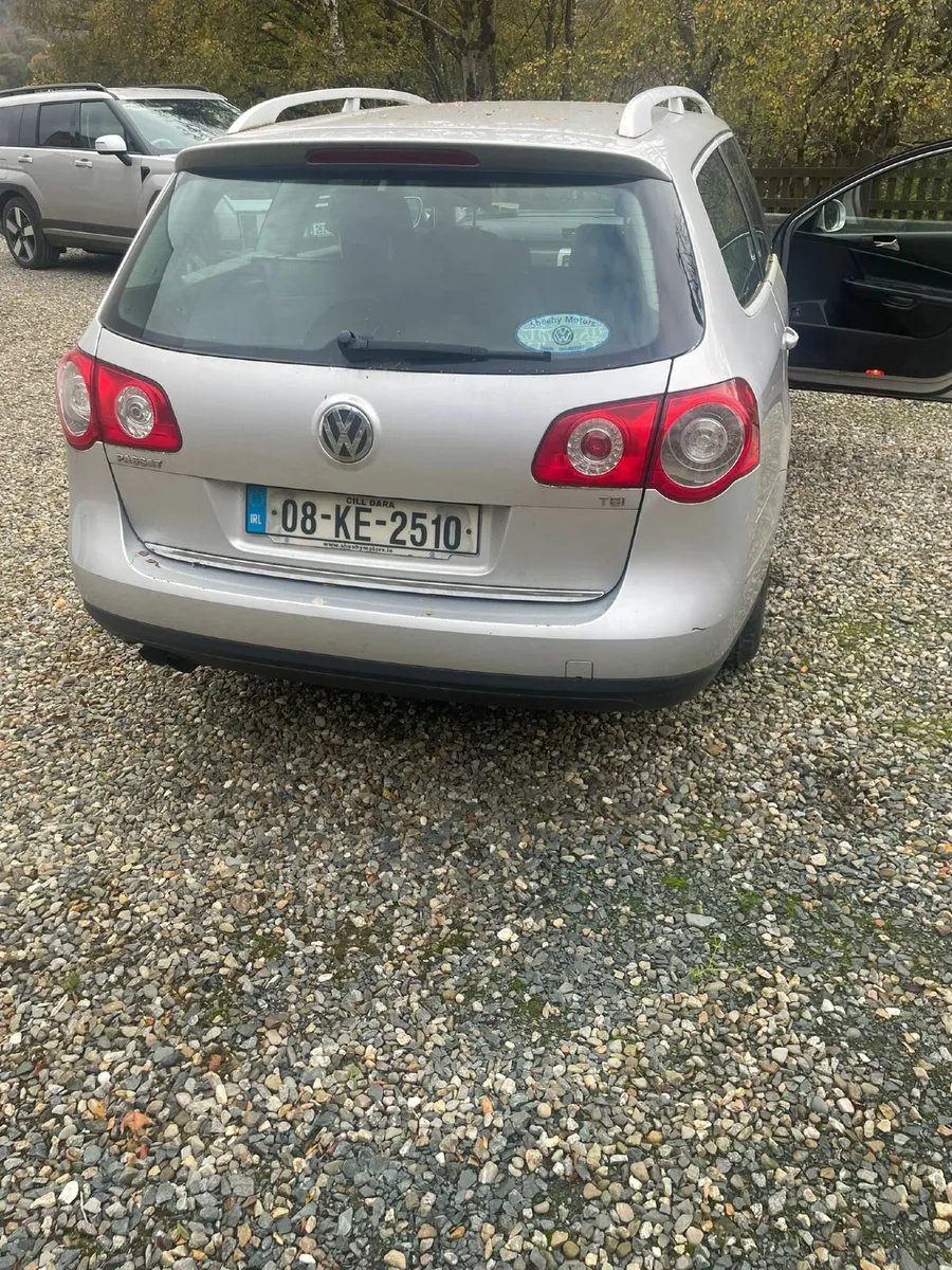 Volkswagen Passat 2008 - Image 2