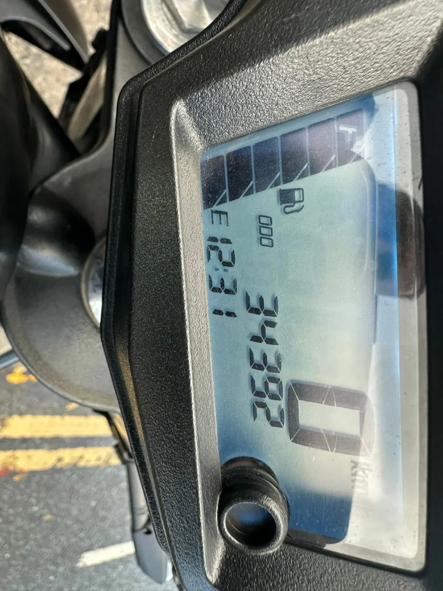 Kawasaki ER6n - 2014 - Image 2