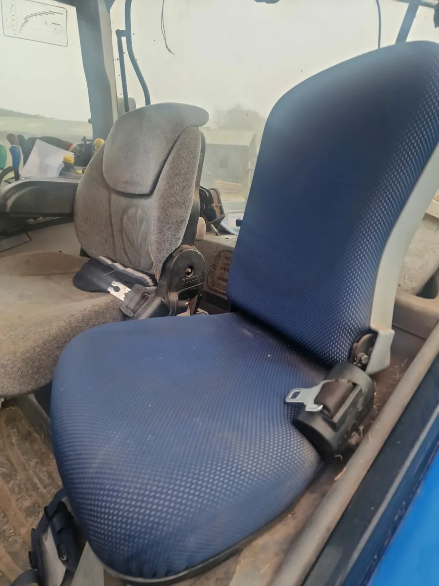 New Holland TS115A - Image 3