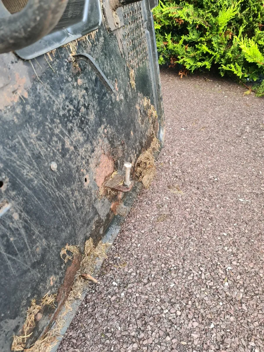 Ride on lawnmower - Image 4