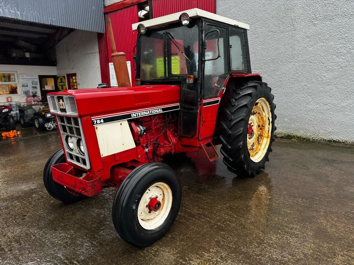 International 784 - Image 2