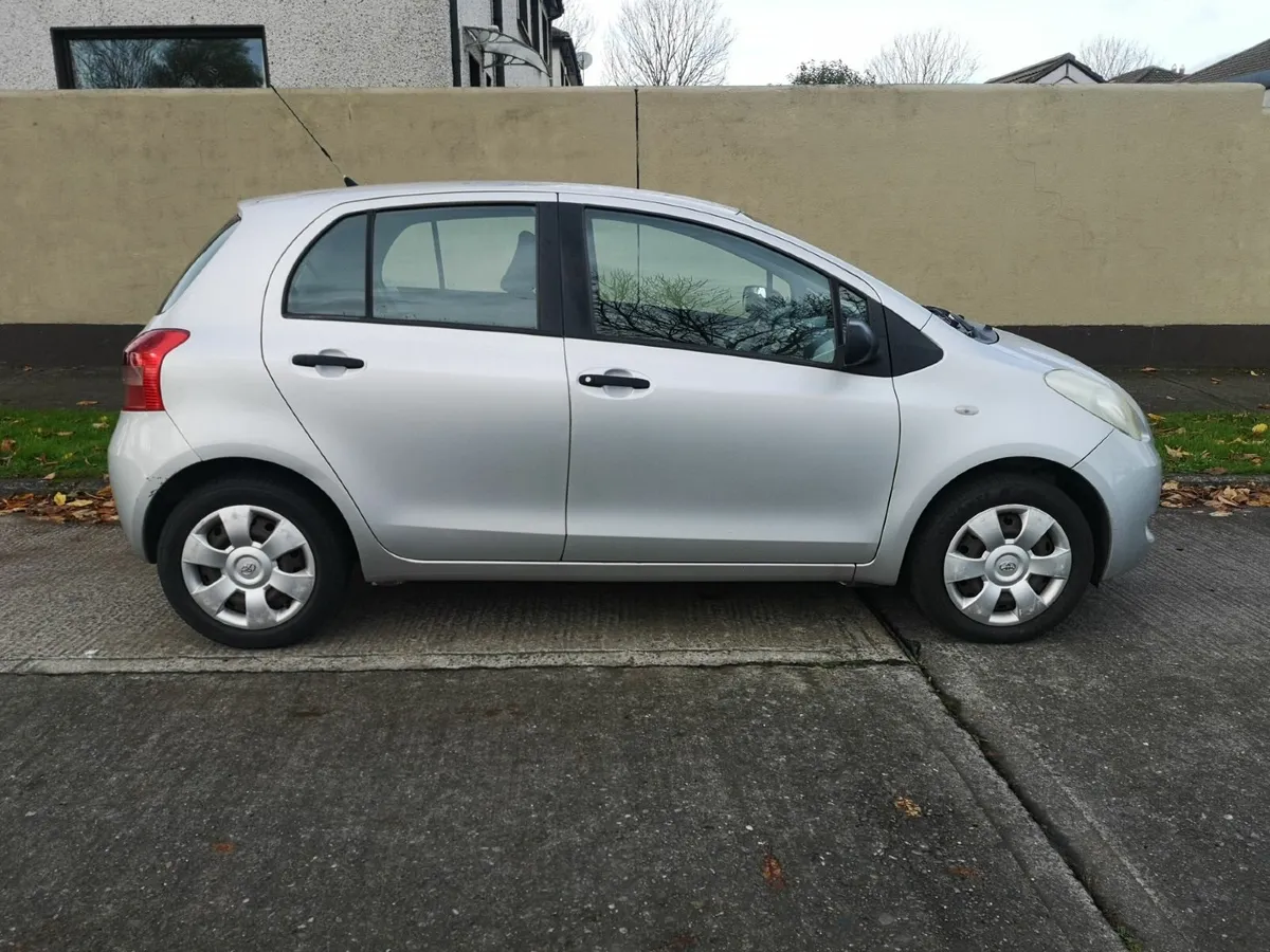 Toyota Yaris 2006 - Image 1