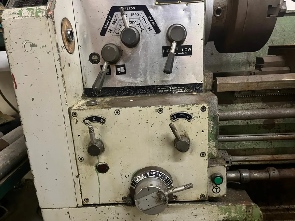 Victor 500 X 1500 Lathe - Image 2
