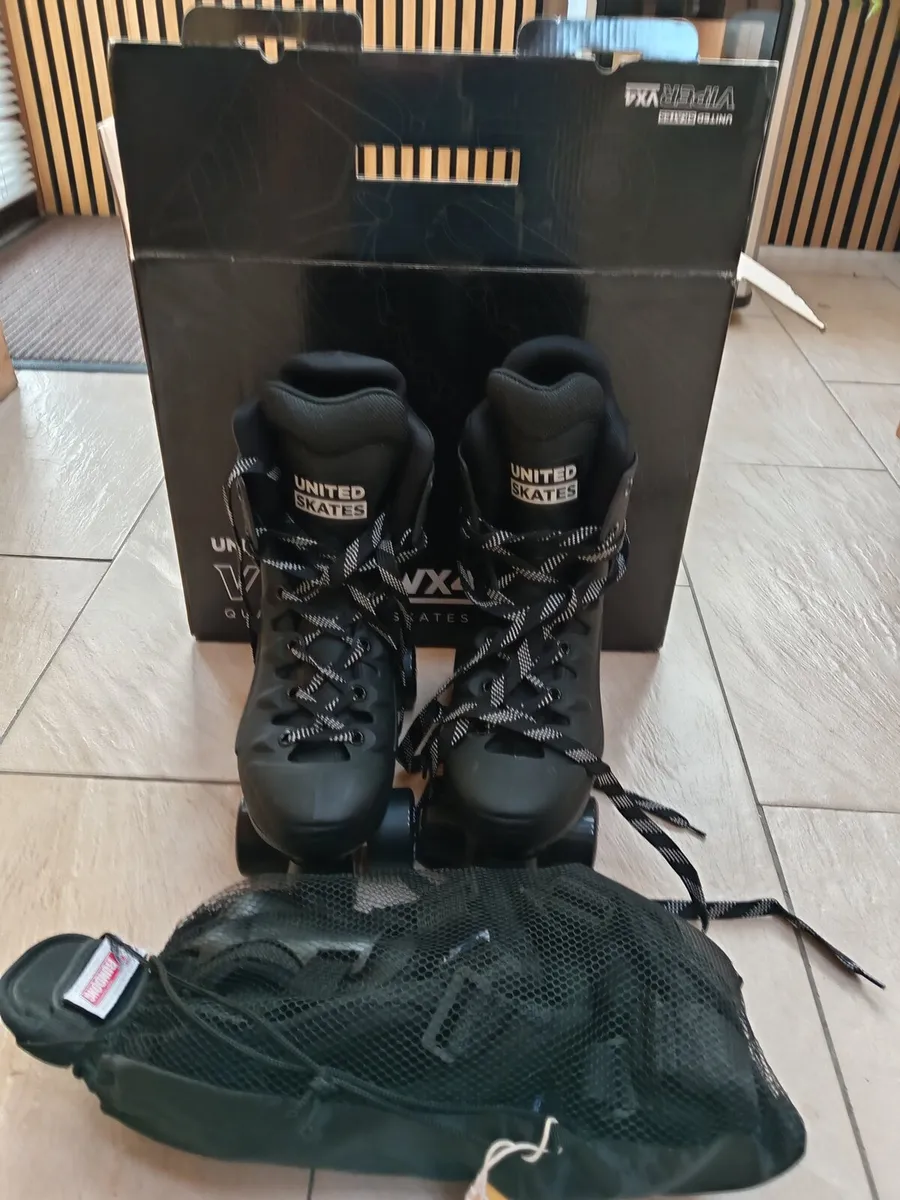 Rollerblades - Image 2