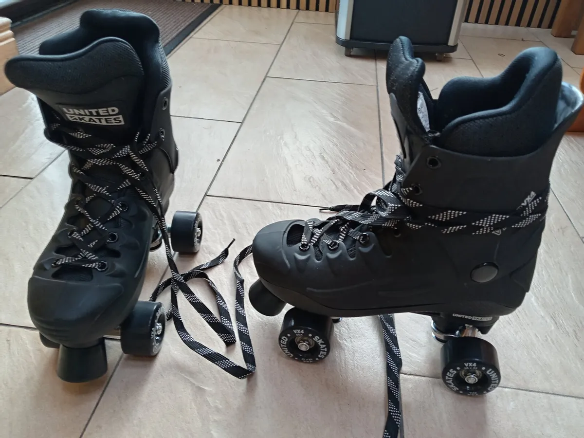 Rollerblades - Image 3