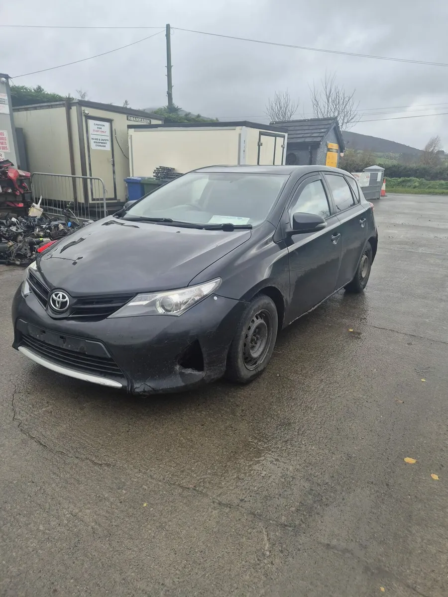 Toyota Auris - Breaking only - Image 2