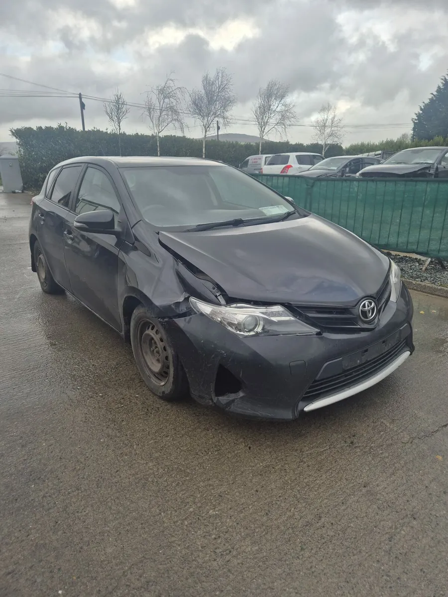 Toyota Auris - Breaking only - Image 3