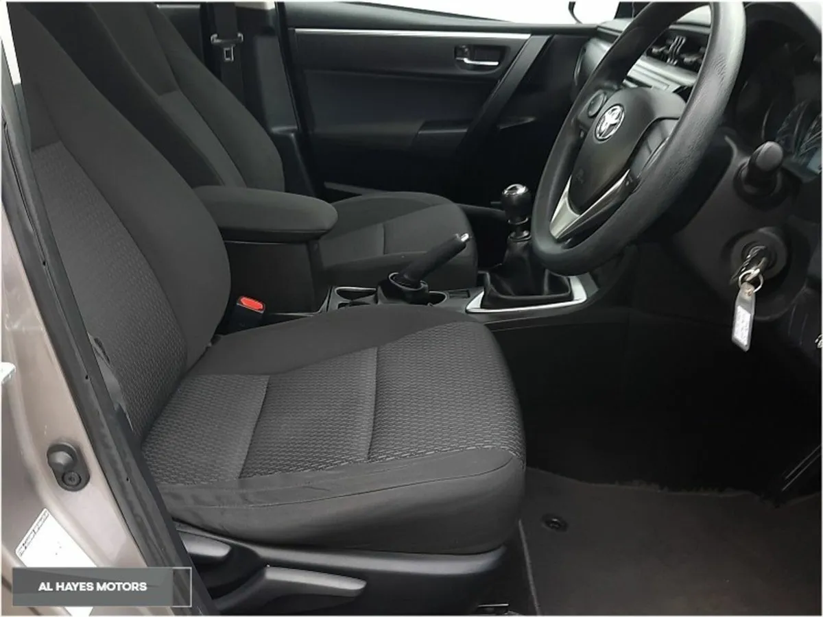 Toyota Corolla **TINY MILEAGE**1.33 PETROL**Dual V - Image 4