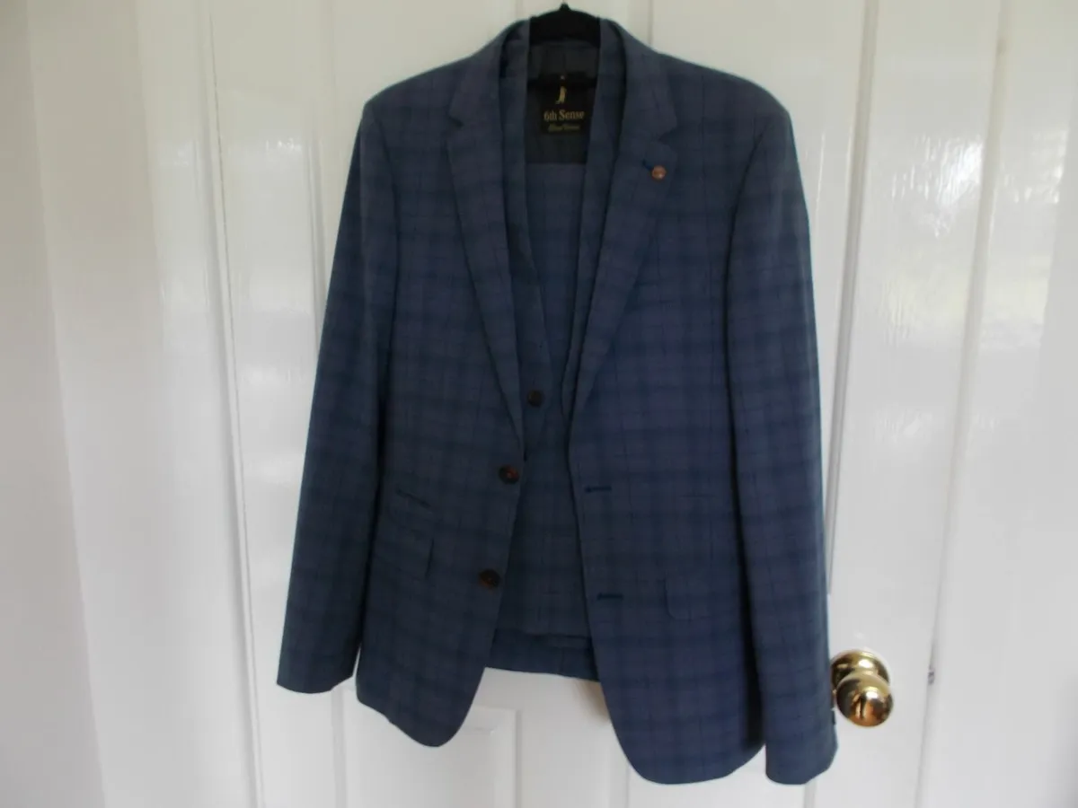 Three Piece Men's Suit - Image 1