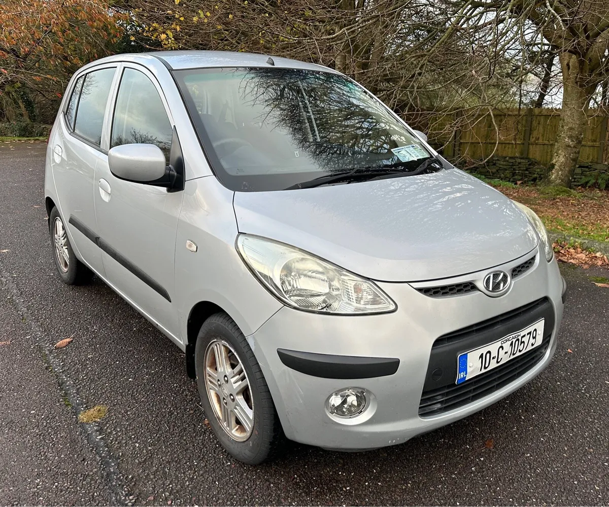 Hyundai i10 2010 Automatic low kilometres - Image 1