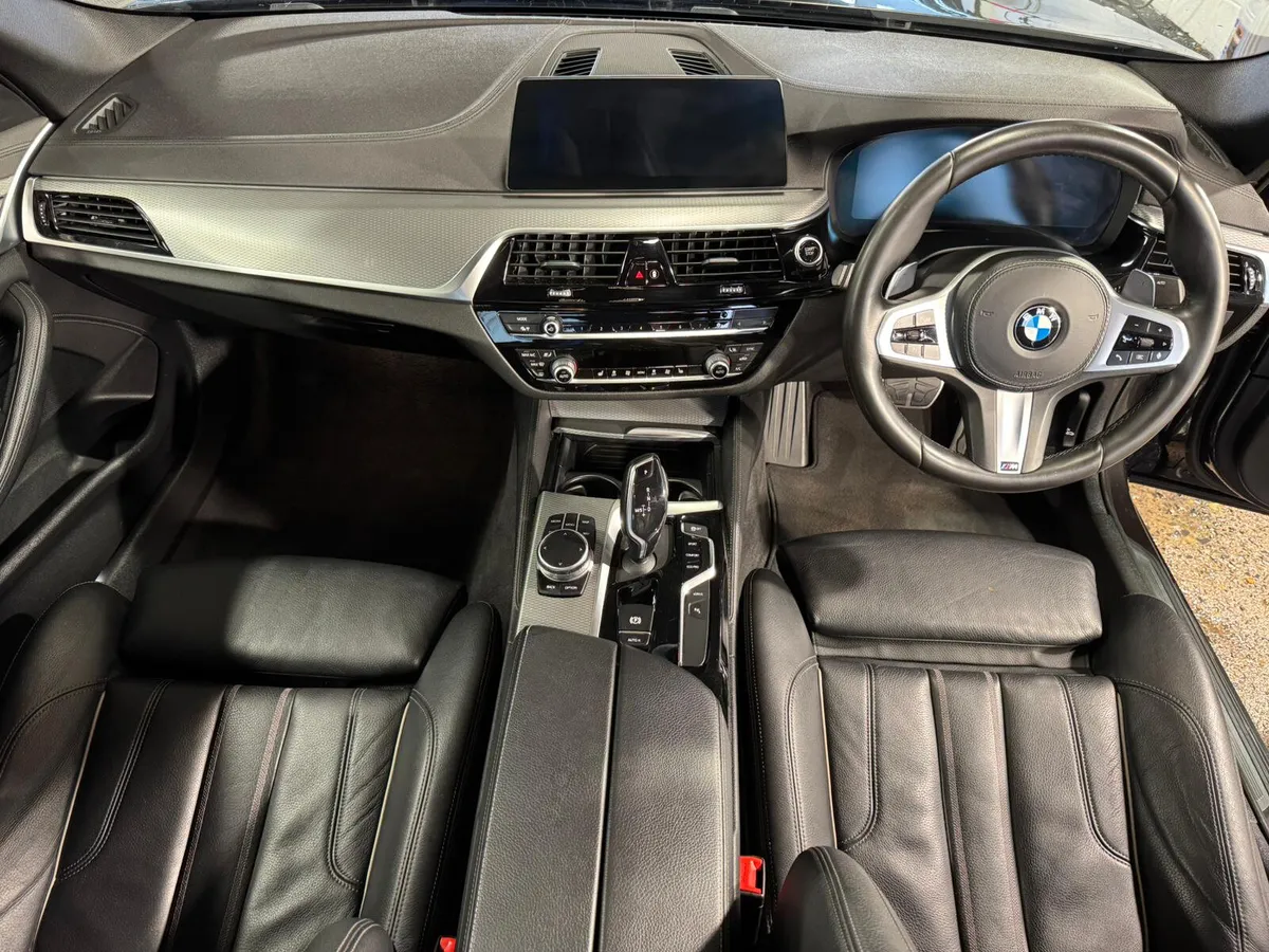 BMW 5 SERIES 530e MSPORT HYBRID 292BHP 192 REG - Image 2