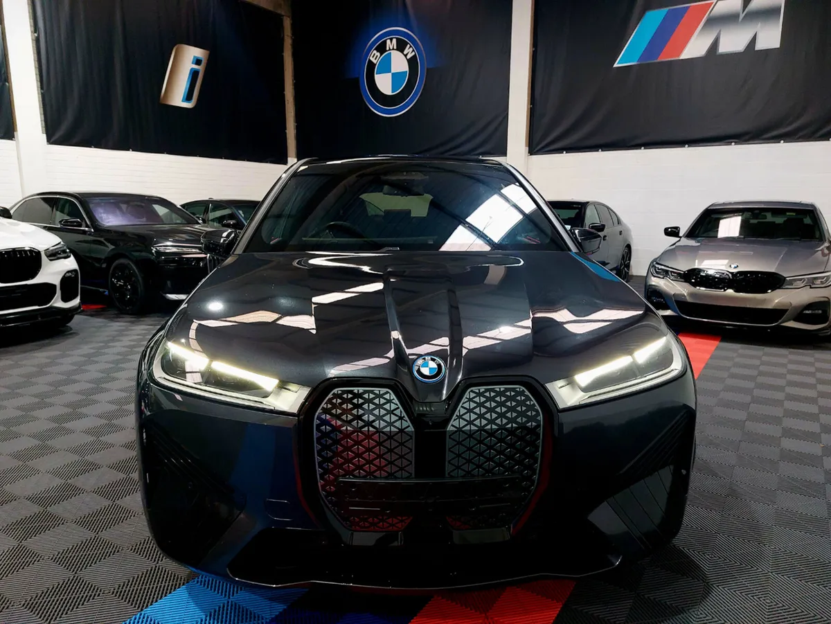 IX40 M SPORT EDITION XDRIVE (HIGH SPEC) PAN ROOF - Image 2