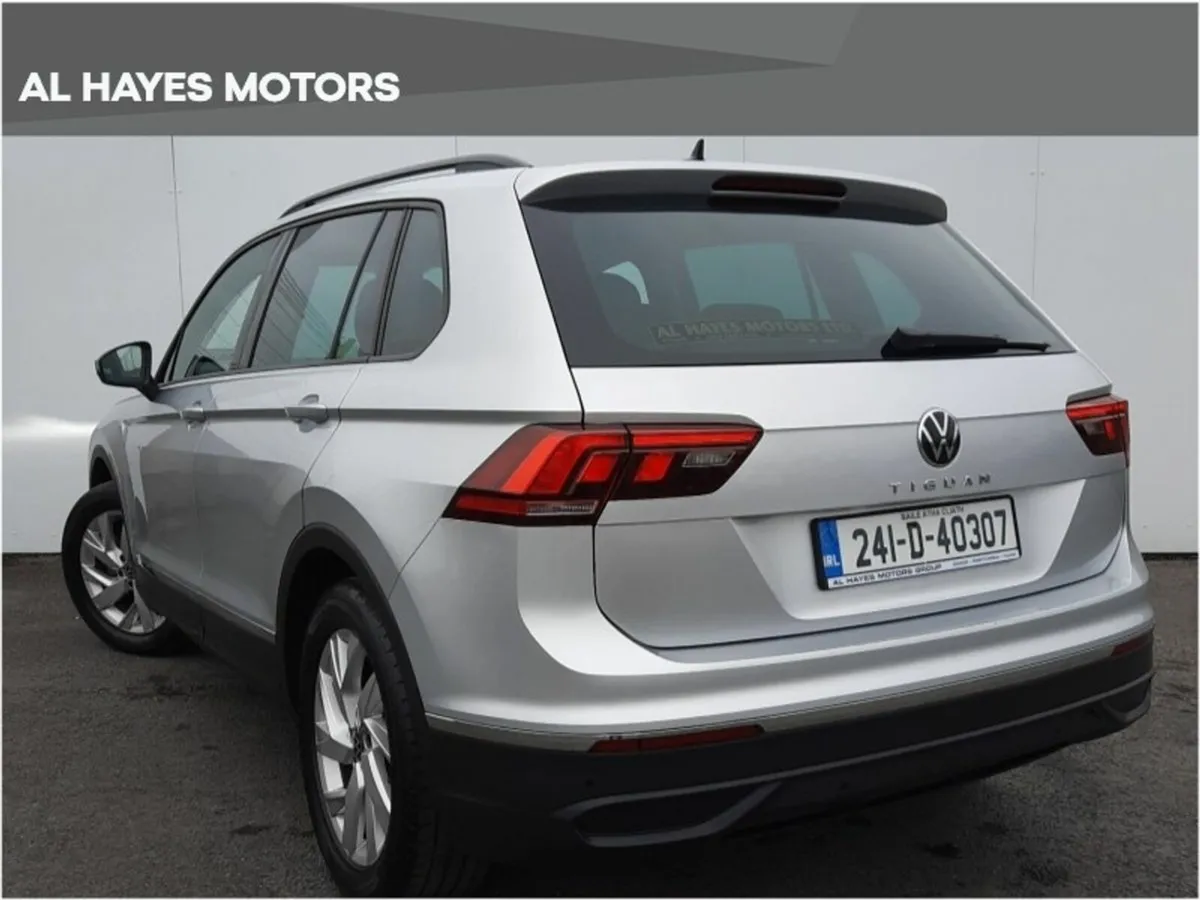 Volkswagen Tiguan ** LOW KM"S **LIFE EDITION**2.0 - Image 3