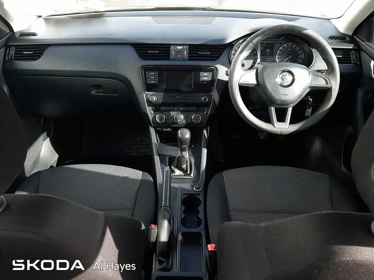 Skoda Octavia **ESTATE**ACTIVE 1.6TDI 110HP - Image 2