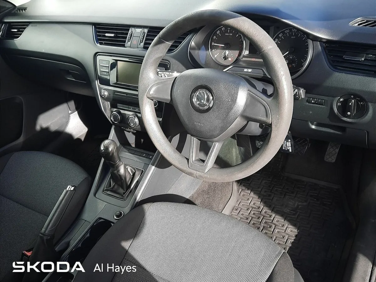 Skoda Octavia **ESTATE**ACTIVE 1.6TDI 110HP - Image 4
